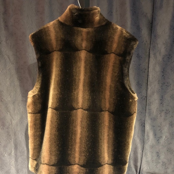 Princess Garment, faux fur vest, size M - Picture 9 of 10